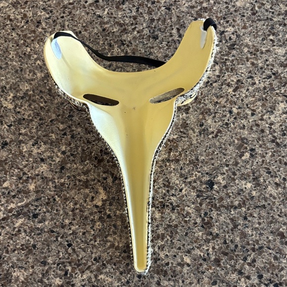 Ornate Venetian Style Masquerade Long Nose Mask Mardi Gras Masquerade Mask Gold - Picture 4 of 6